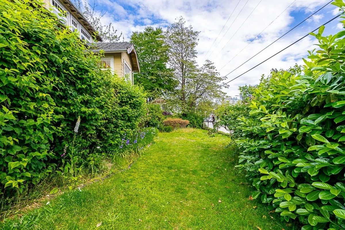 Community Amenities Photo (Clubhouse) of 7386 Humphries Avenue, Burnaby, BC