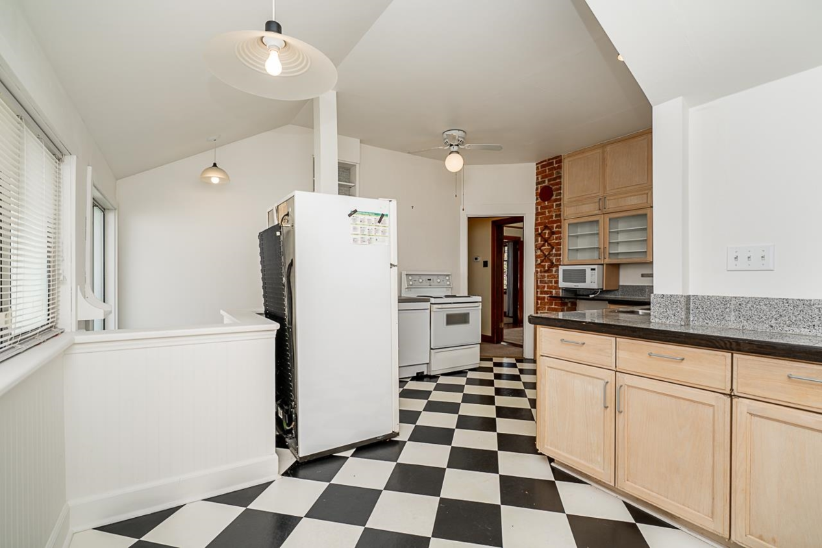 Powder Room Photo of 7386 Humphries Avenue, Burnaby, BC