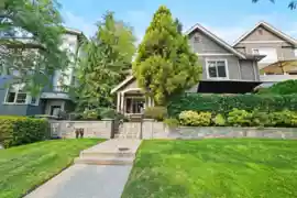 1 222 E 5th Street, North Vancouver, BC