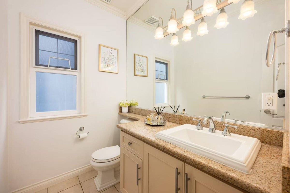 Basement Recreation Room Photo of 2818 W 19th Avenue, Vancouver, BC