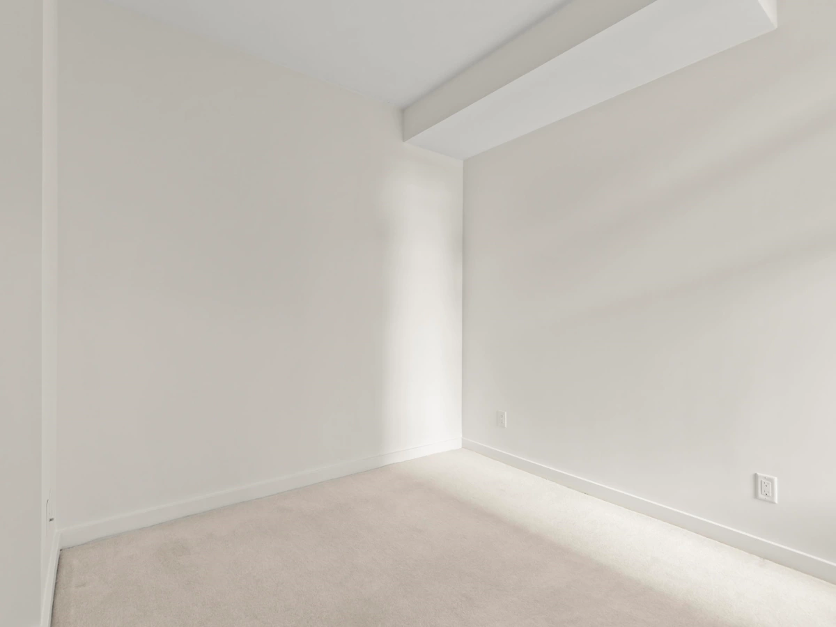 Front Yard Photo of 608 38 W 1st Avenue, Vancouver, BC