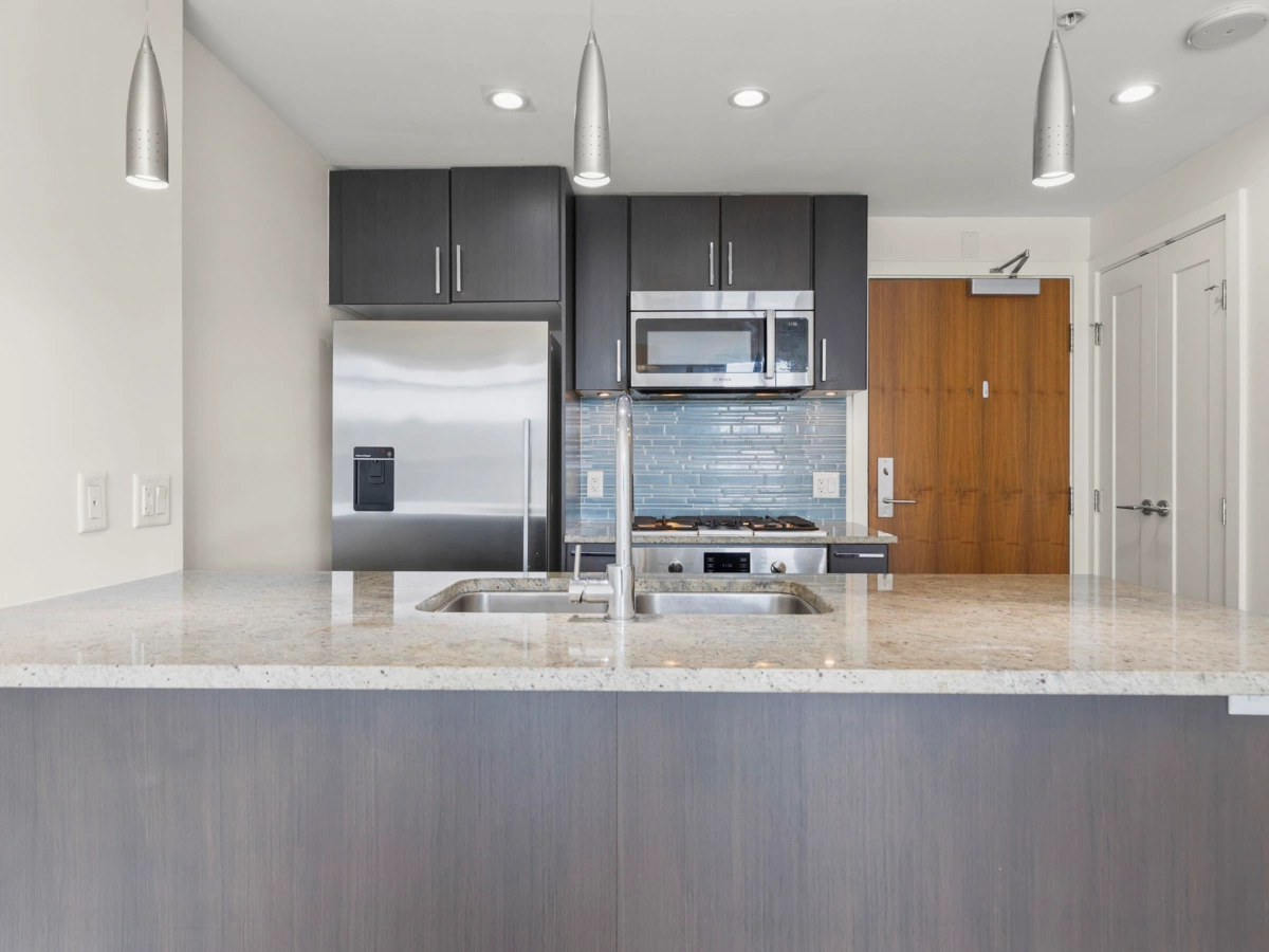 Guest Bathroom Photo of 608 38 W 1st Avenue, Vancouver, BC