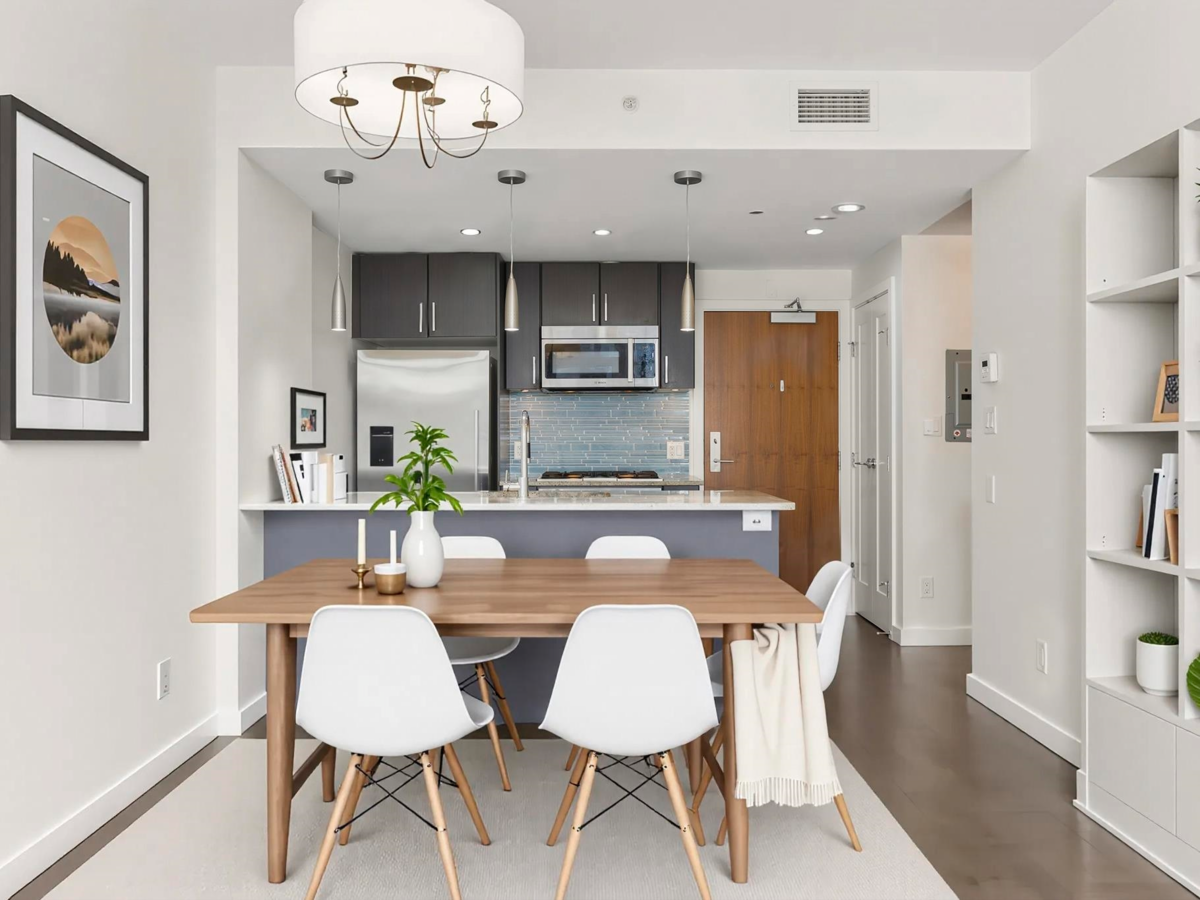 Living Room Photo of 608 38 W 1st Avenue, Vancouver, BC