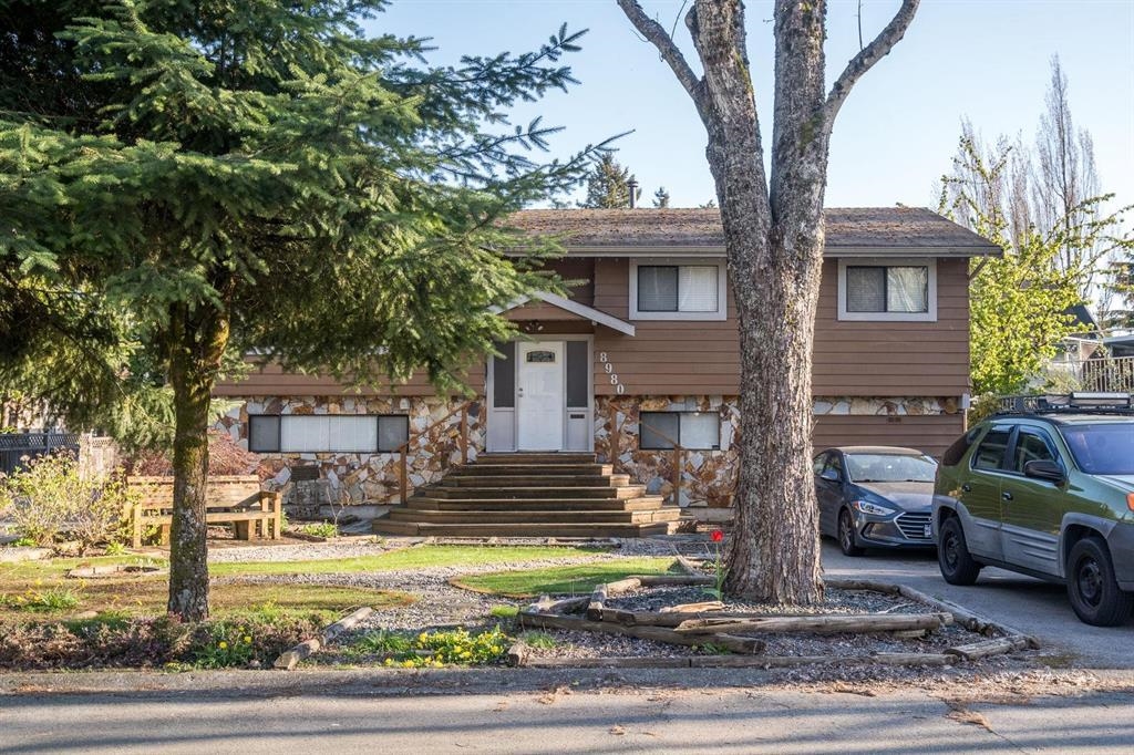Living Room Photo of 8980 146a Street, Surrey, BC