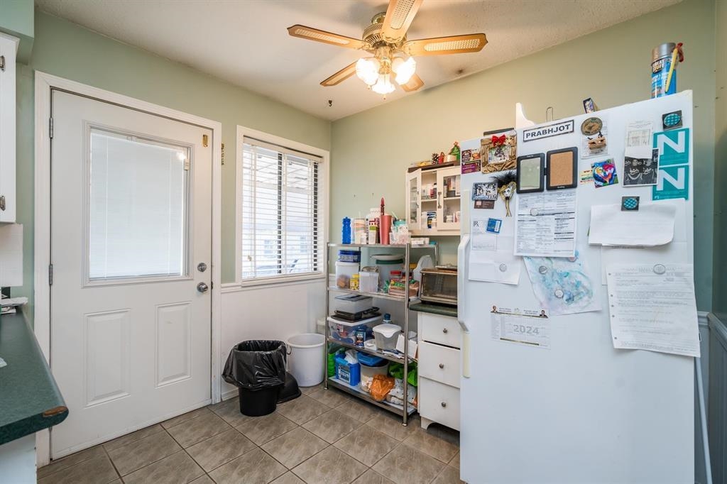 Walk-In Closet Photo of 8980 146a Street, Surrey, BC