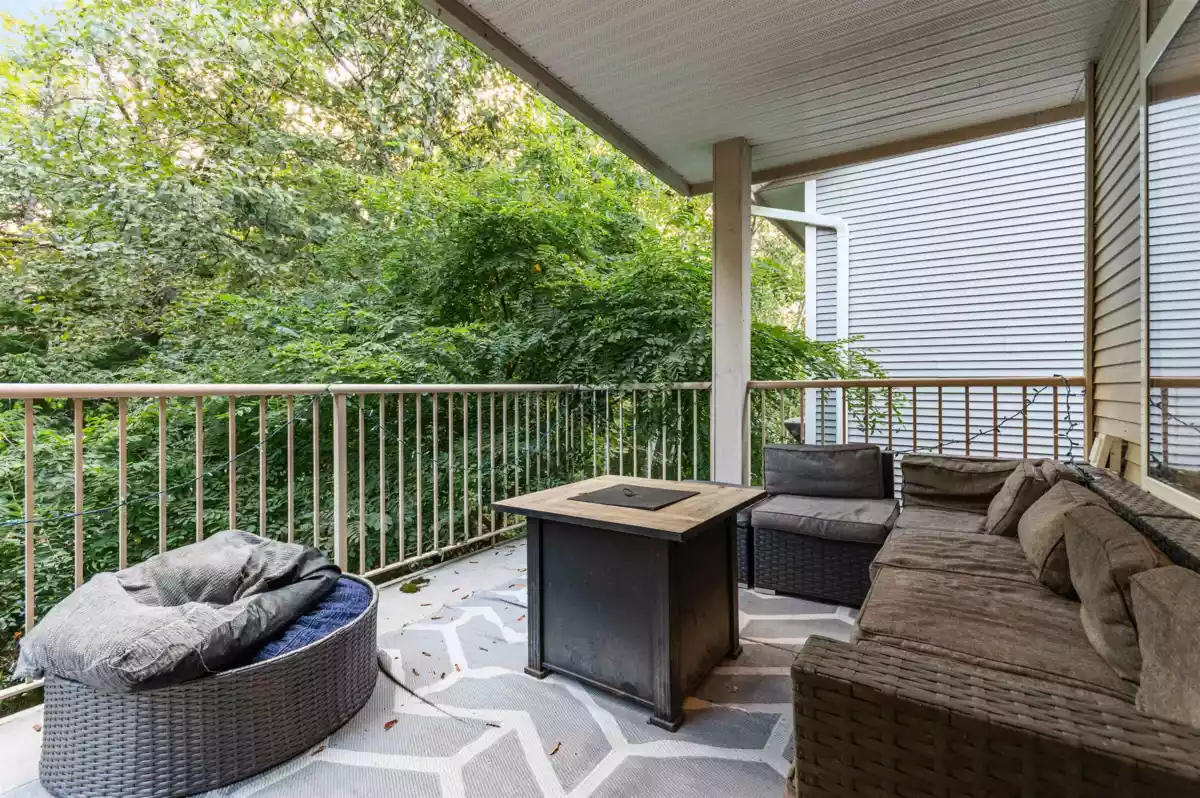 Entry Foyer Photo of 5583 Thom Creek Drive, Sardis, BC