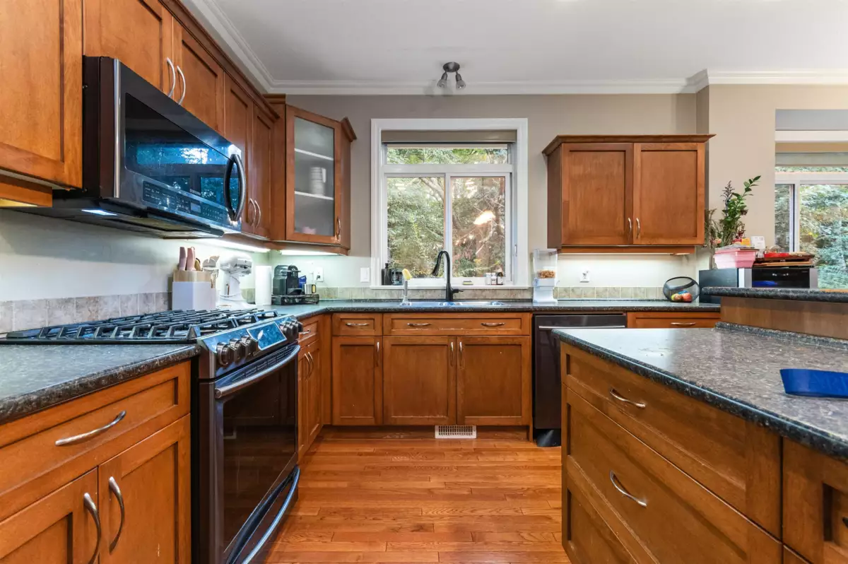 Family Room Photo of 5583 Thom Creek Drive, Sardis, BC