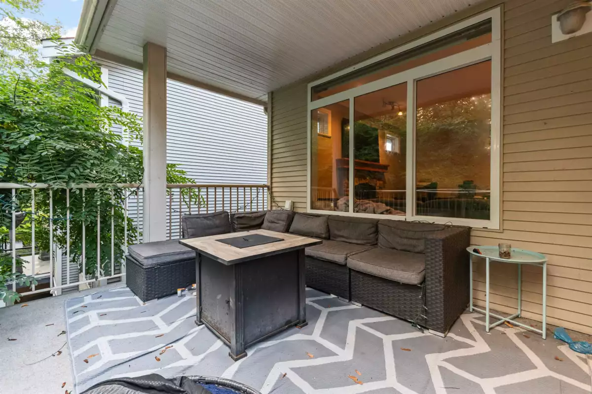 Hallway Photo of 5583 Thom Creek Drive, Sardis, BC