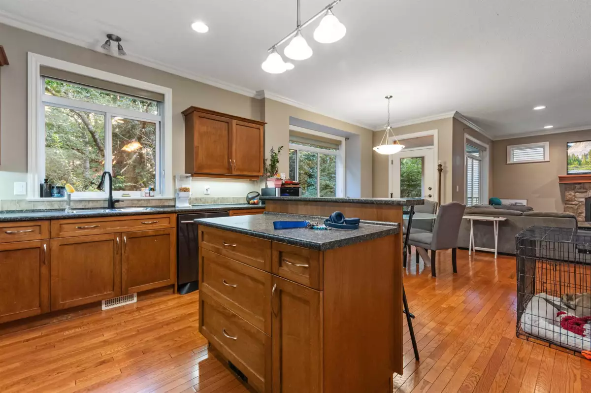 Kitchen Island Photo of 5583 Thom Creek Drive, Sardis, BC