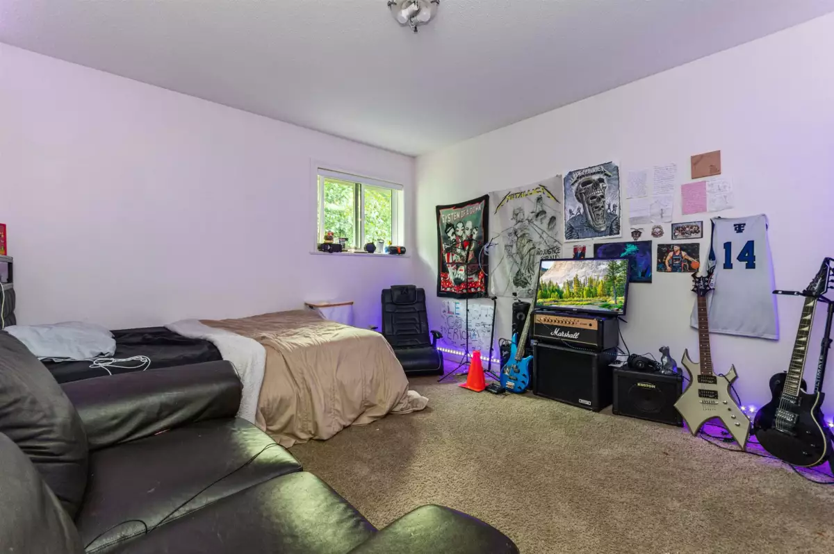 Laundry Room Photo of 5583 Thom Creek Drive, Sardis, BC