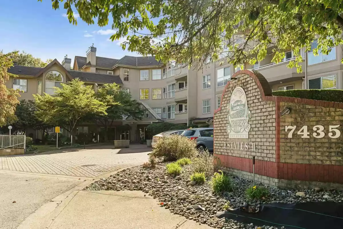 Mudroom Photo of 408 7435 121a Street, Surrey, BC