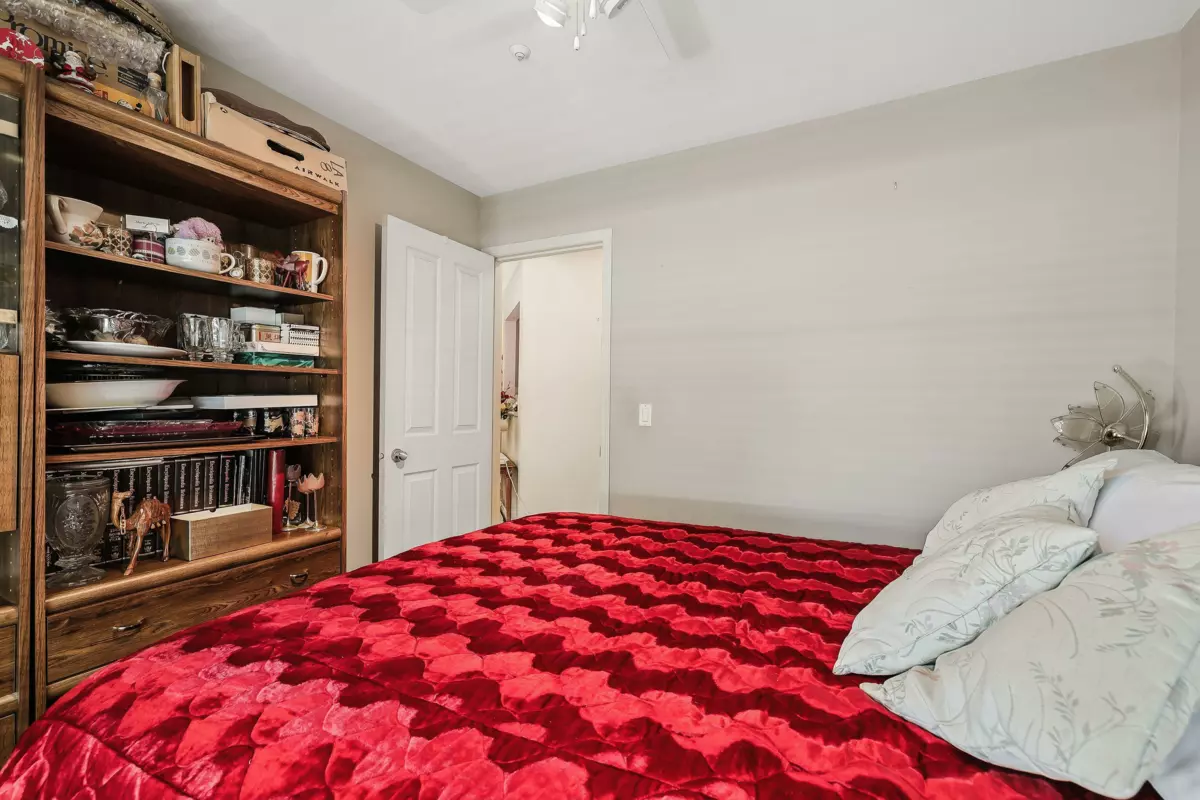 Office / Den Photo of 408 7435 121a Street, Surrey, BC