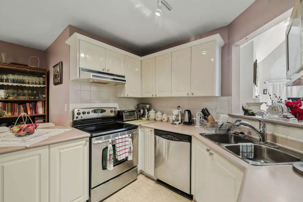 Primary Bedroom Photo of 408 7435 121a Street, Surrey, BC