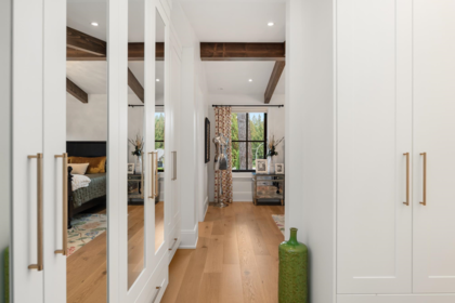 Entry Foyer Photo of 2408 Christopherson Road, Surrey, BC