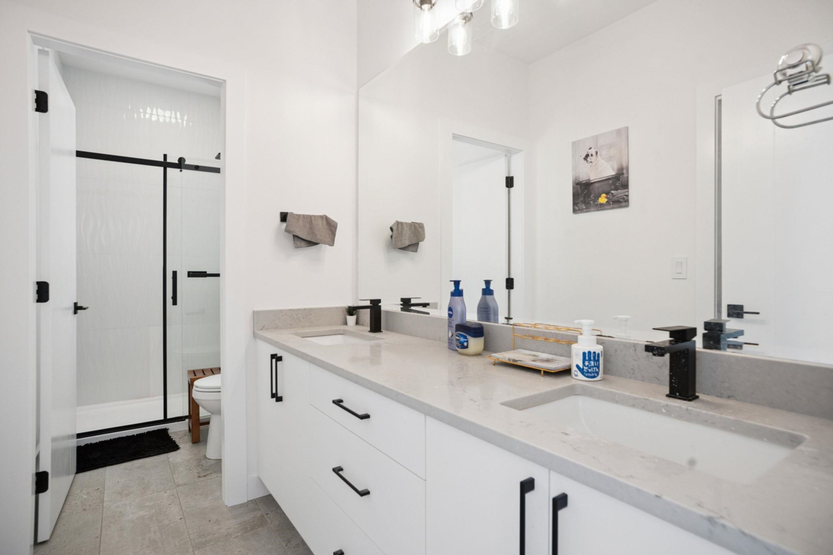 Laundry Room Photo of 2811 202a Street, Langley, BC