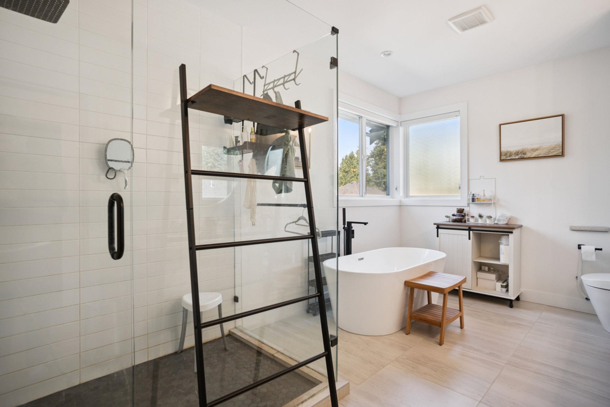 Powder Room Photo of 2811 202a Street, Langley, BC