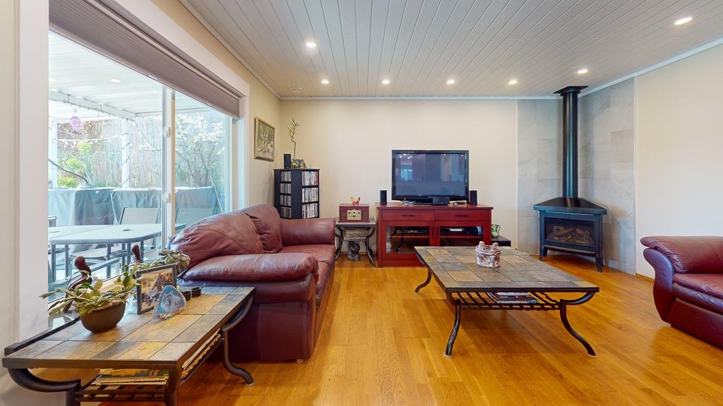 Walk-In Closet Photo of 6166 Norwest Bay Road, Sechelt, BC