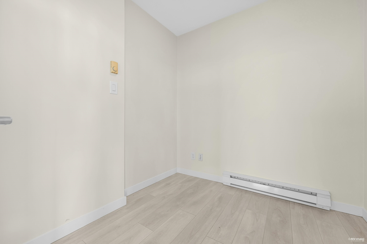 Hallway Photo of 1905 5088 Kwantlen Street, Richmond, BC