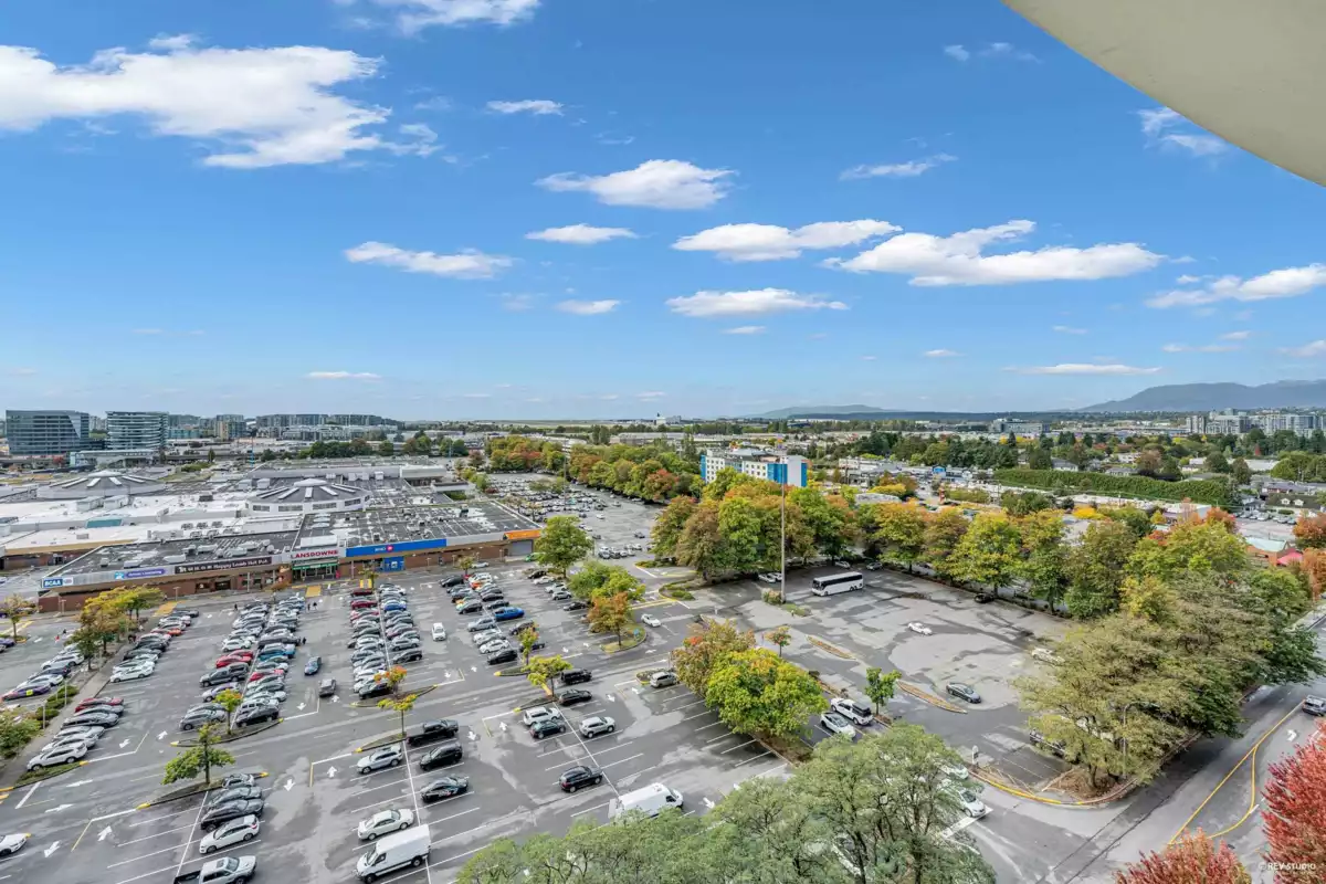Swimming Pool Photo of 1905 5088 Kwantlen Street, Richmond, BC