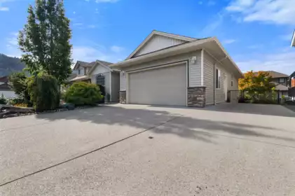 44683 Riverwood Crescent, Chilliwack, BC, Chilliwack — Single Family Residence for sale