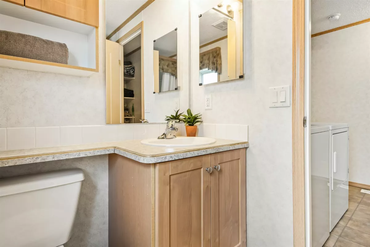 Basement Recreation Room Photo of 27 46484 Chilliwack Lake Road, Chilliwack, BC