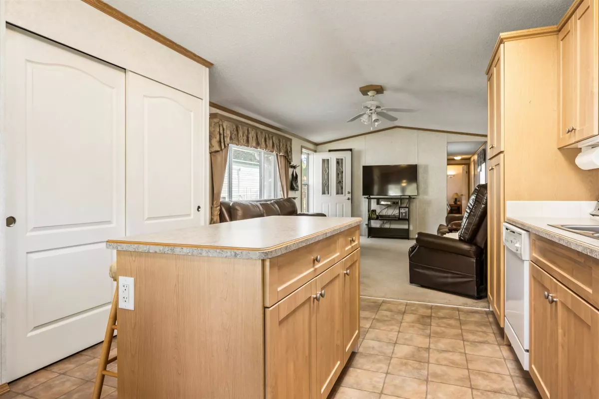 Bedroom 3 Photo of 27 46484 Chilliwack Lake Road, Chilliwack, BC