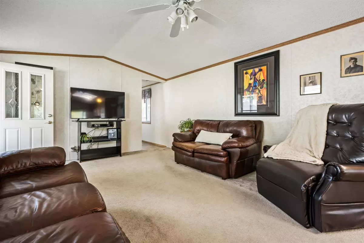 Breakfast Nook Photo of 27 46484 Chilliwack Lake Road, Chilliwack, BC