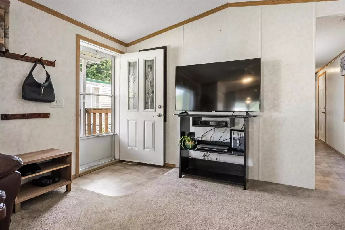 Dining Area Photo of 27 46484 Chilliwack Lake Road, Chilliwack, BC