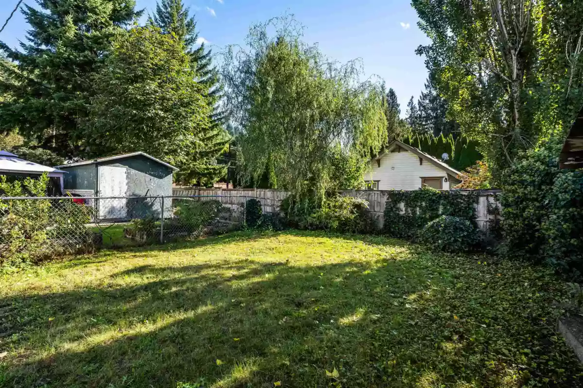 Garage Interior Photo of 27 46484 Chilliwack Lake Road, Chilliwack, BC