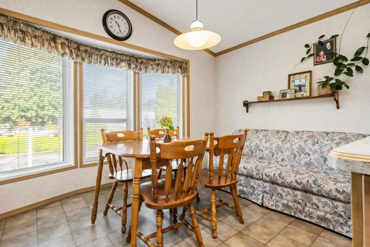 Guest Bathroom Photo of 27 46484 Chilliwack Lake Road, Chilliwack, BC