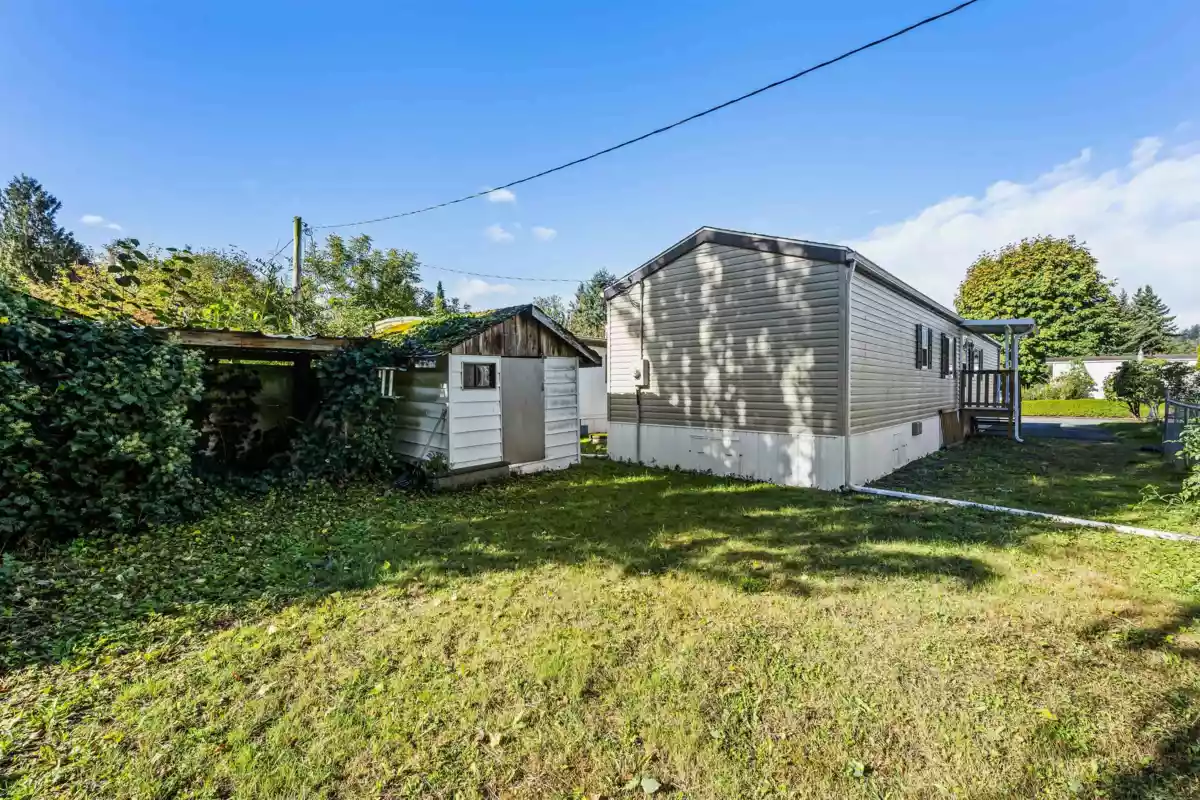Hallway Photo of 27 46484 Chilliwack Lake Road, Chilliwack, BC