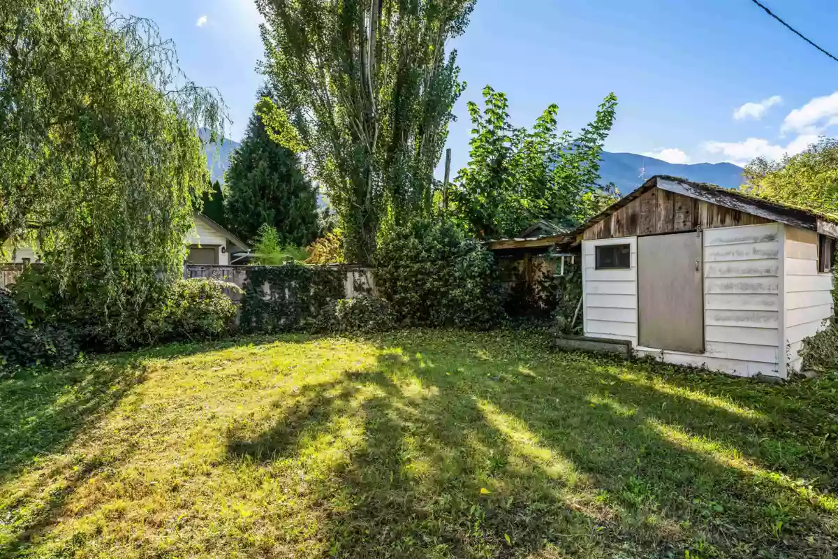 Staircase Photo of 27 46484 Chilliwack Lake Road, Chilliwack, BC