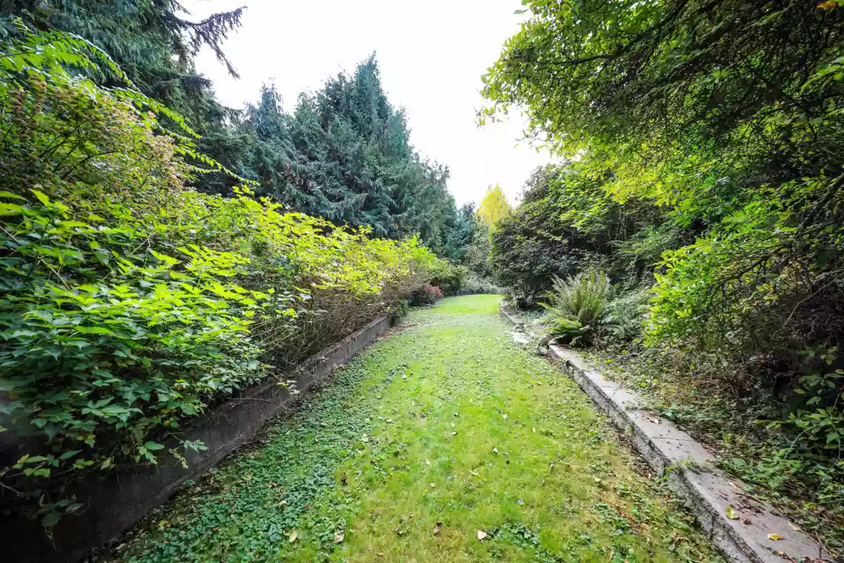 Basement Recreation Room Photo of 510 St. Andrews Road, West Vancouver, BC
