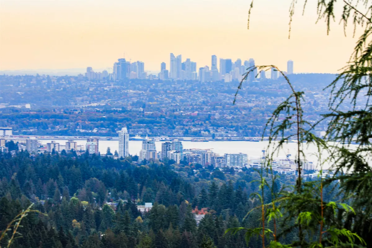 Family Room Photo of 510 St. Andrews Road, West Vancouver, BC