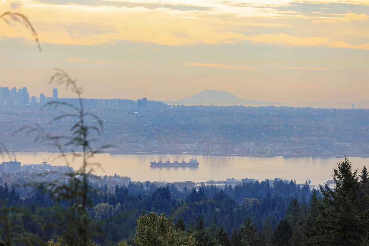 Living Room Photo of 510 St. Andrews Road, West Vancouver, BC