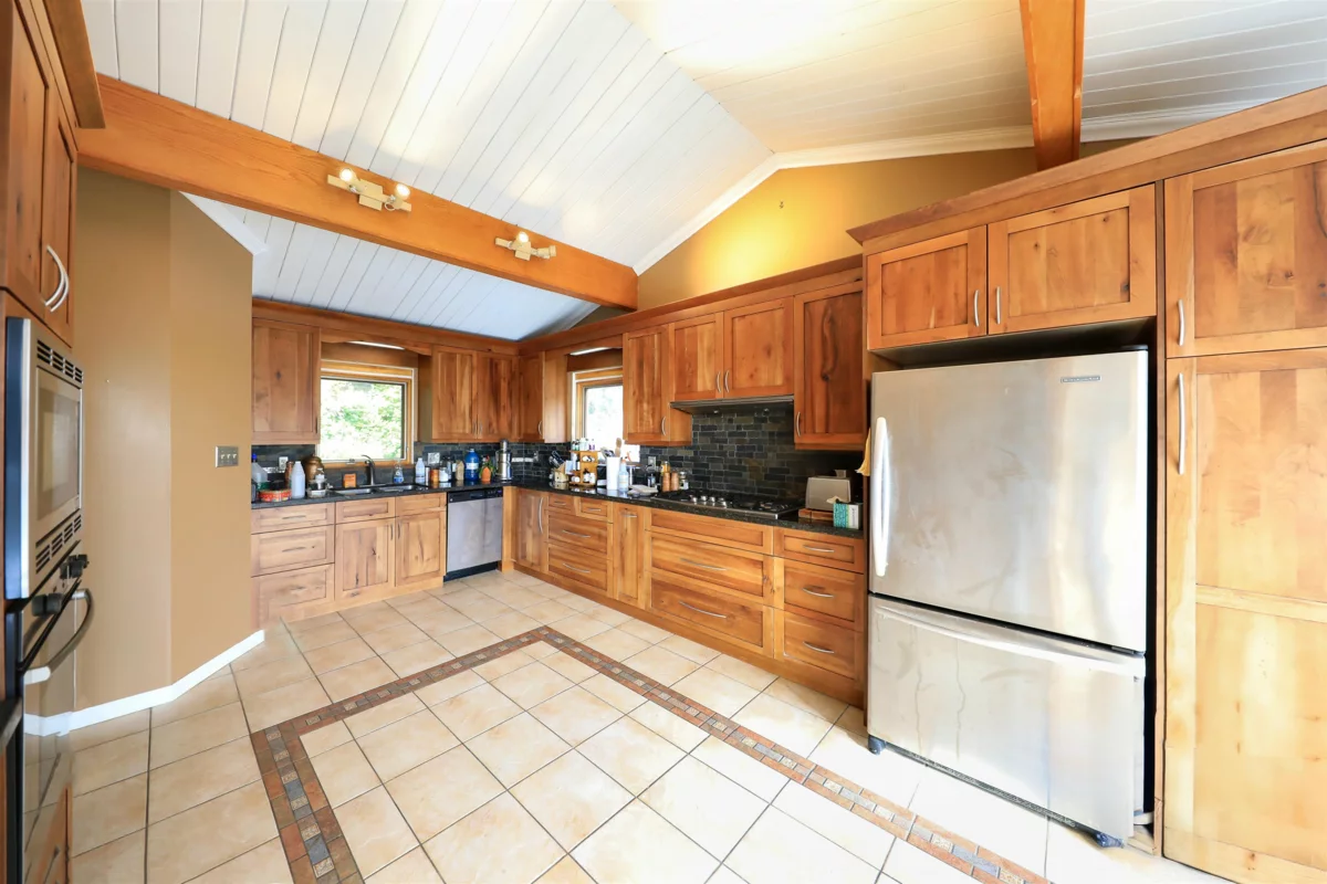 Primary Bathroom Photo of 510 St. Andrews Road, West Vancouver, BC