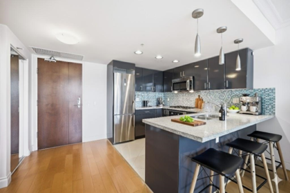 708 133 E Esplanade, North Vancouver, BC, North Vancouver — Apartment/Condo for sale