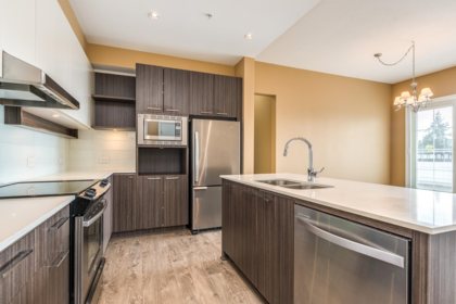 415 553 Foster Avenue, Coquitlam, BC, Coquitlam — Apartment/Condo for sale