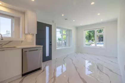 Entry Foyer Photo of 3087 Royal Oak Avenue, Burnaby, BC