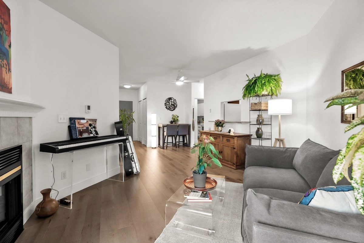 Dining Area Photo of 304 1928 Nelson Street, Vancouver, BC