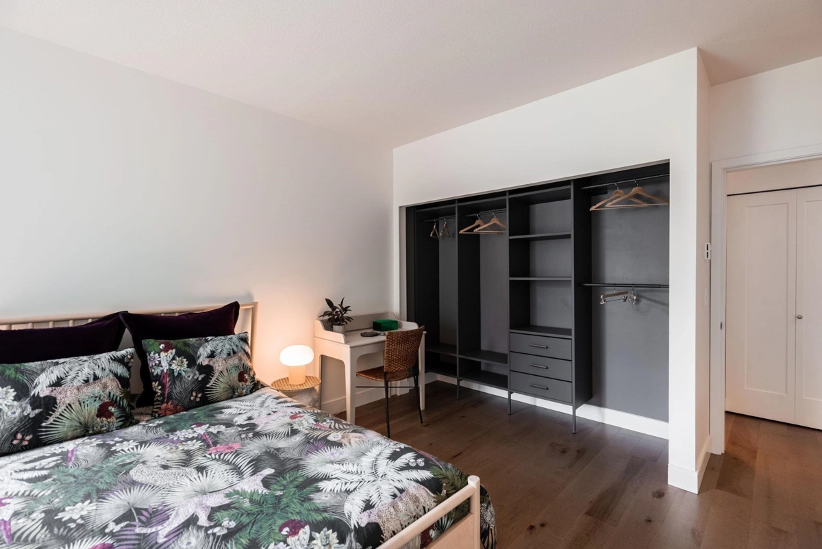 Entry Foyer Photo of 304 1928 Nelson Street, Vancouver, BC