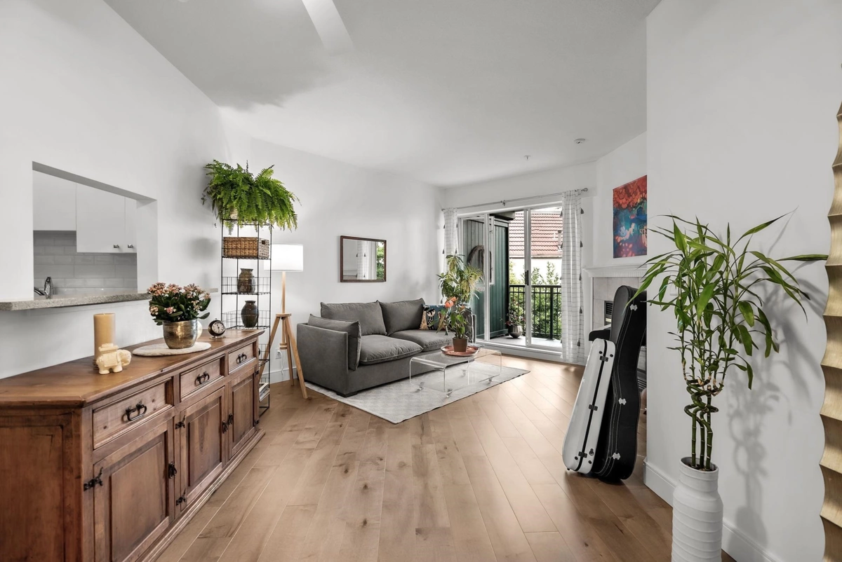 Exterior Front Photo of 304 1928 Nelson Street, Vancouver, BC