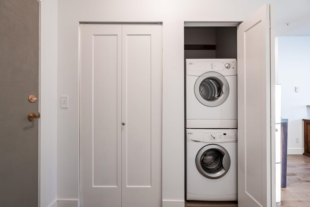 Loft / Bonus Room Photo of 304 1928 Nelson Street, Vancouver, BC