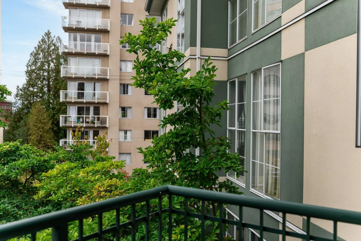 Outdoor Deck Photo of 304 1928 Nelson Street, Vancouver, BC