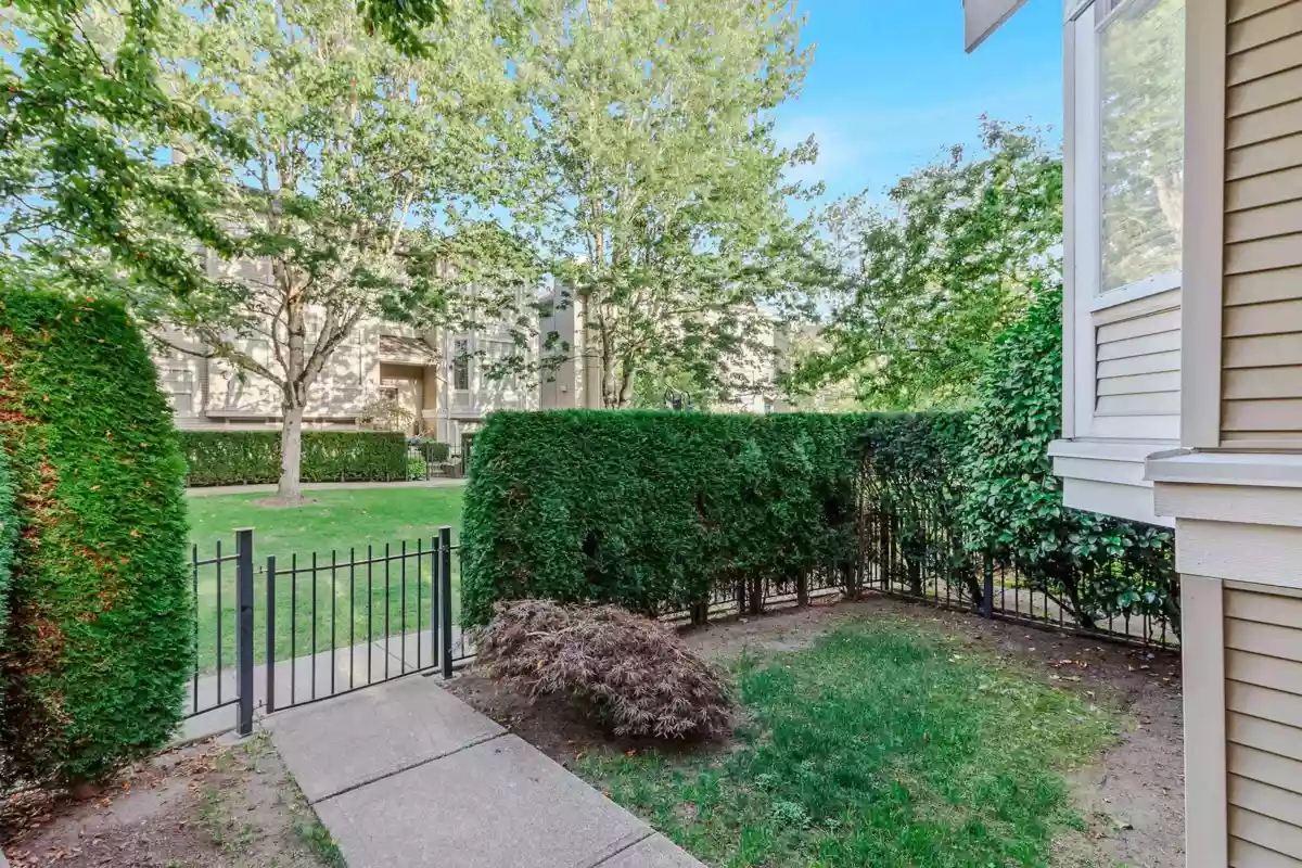 Backyard Photo of 16 6518 121 Street, Surrey, BC