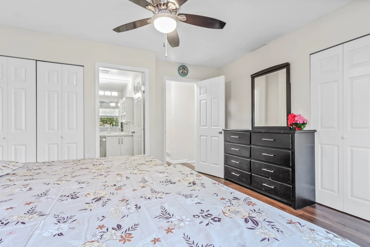 Hallway Photo of 16 6518 121 Street, Surrey, BC