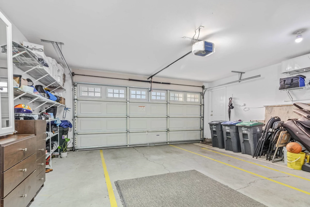 Kitchen Island Photo of 16 6518 121 Street, Surrey, BC