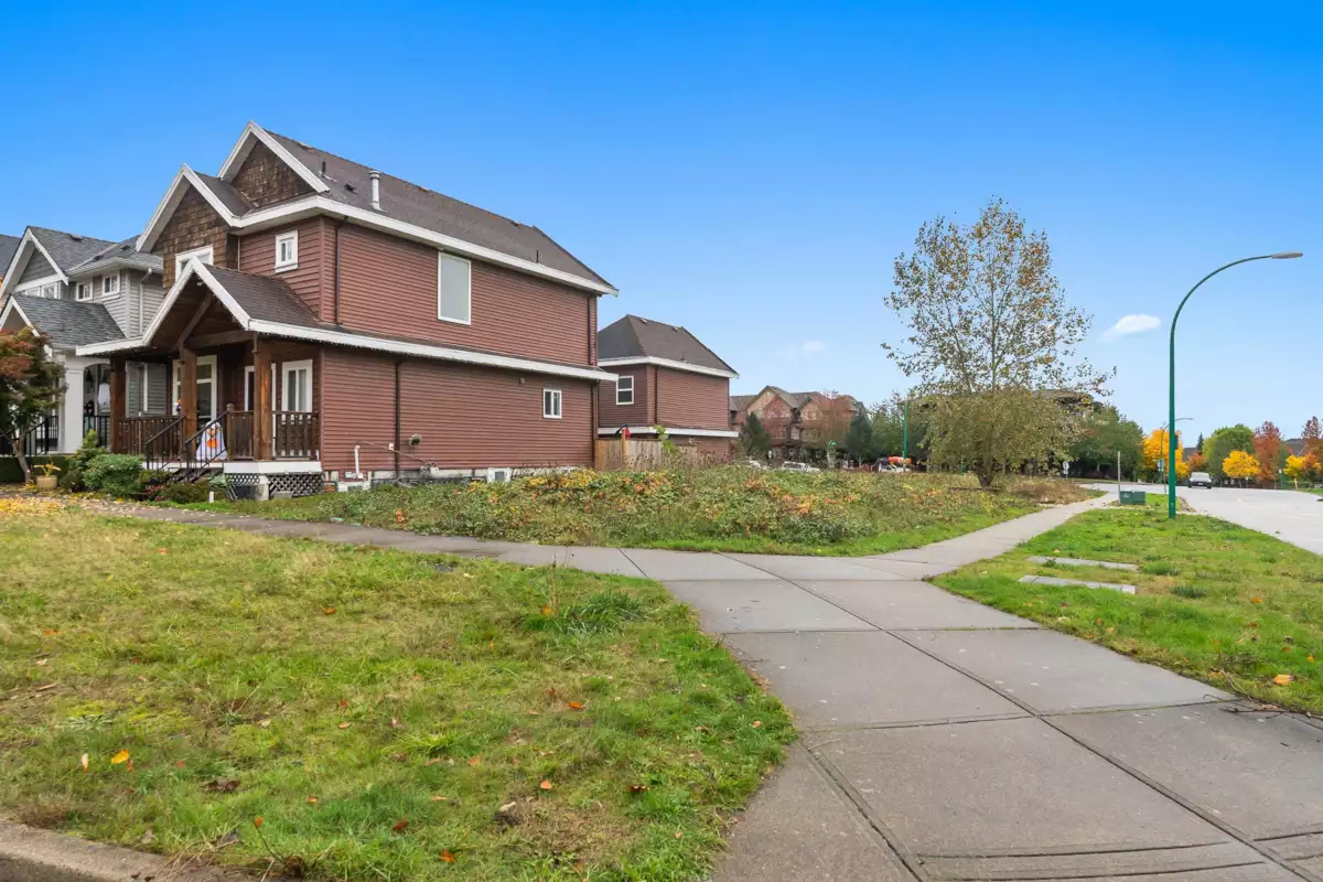 Bedroom 2 Photo of 6702 191a Street, Surrey, BC