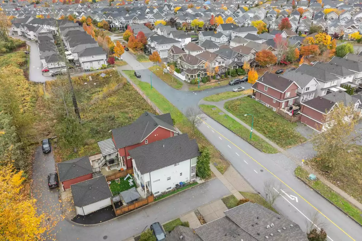 Family Room Photo of 6702 191a Street, Surrey, BC