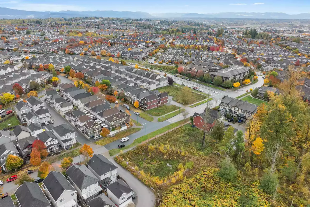 Kitchen Island Photo of 6702 191a Street, Surrey, BC